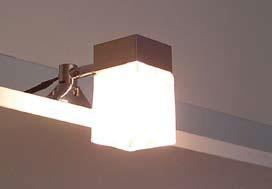 Cube halogen spejllampe i chrom med indv. frostet glas